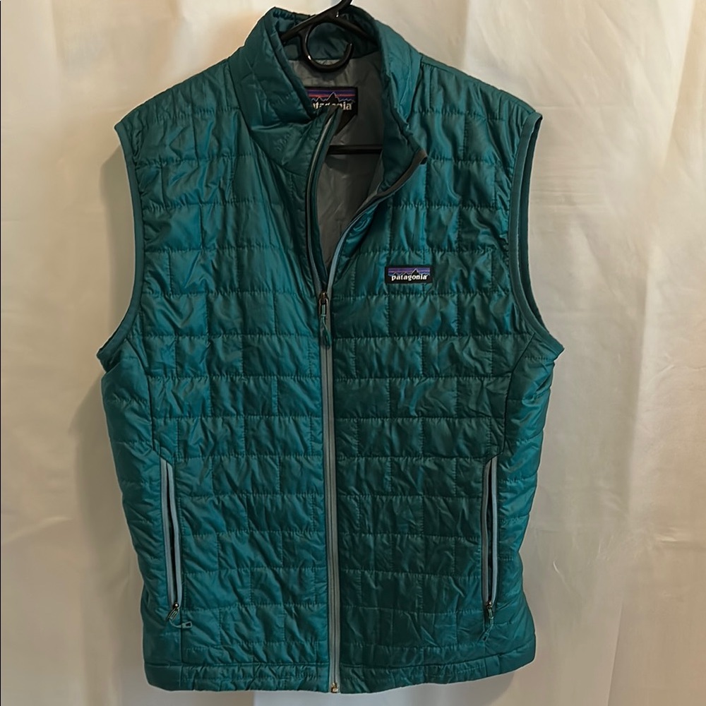 Patagonia Green Quilted Vest with Stand-Up Collar